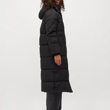 Ela Slit_Black_Model_1