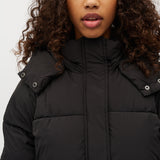 Ela Slit_Black_Model_2