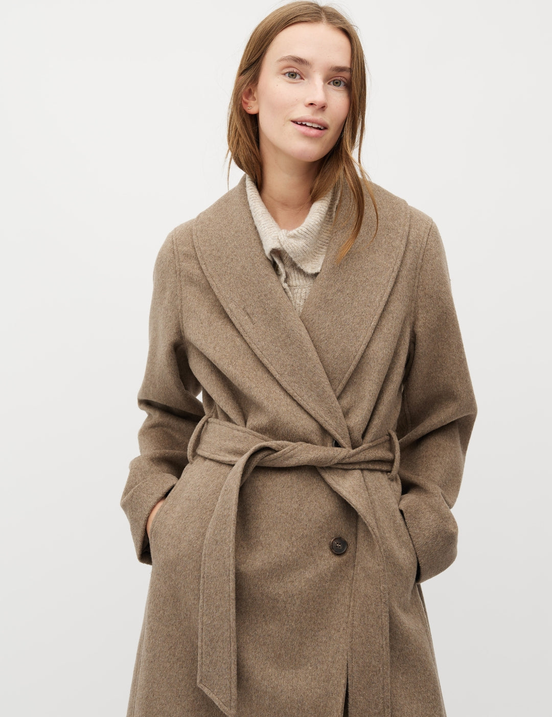 Umia-M_Greige Melange_Model_1