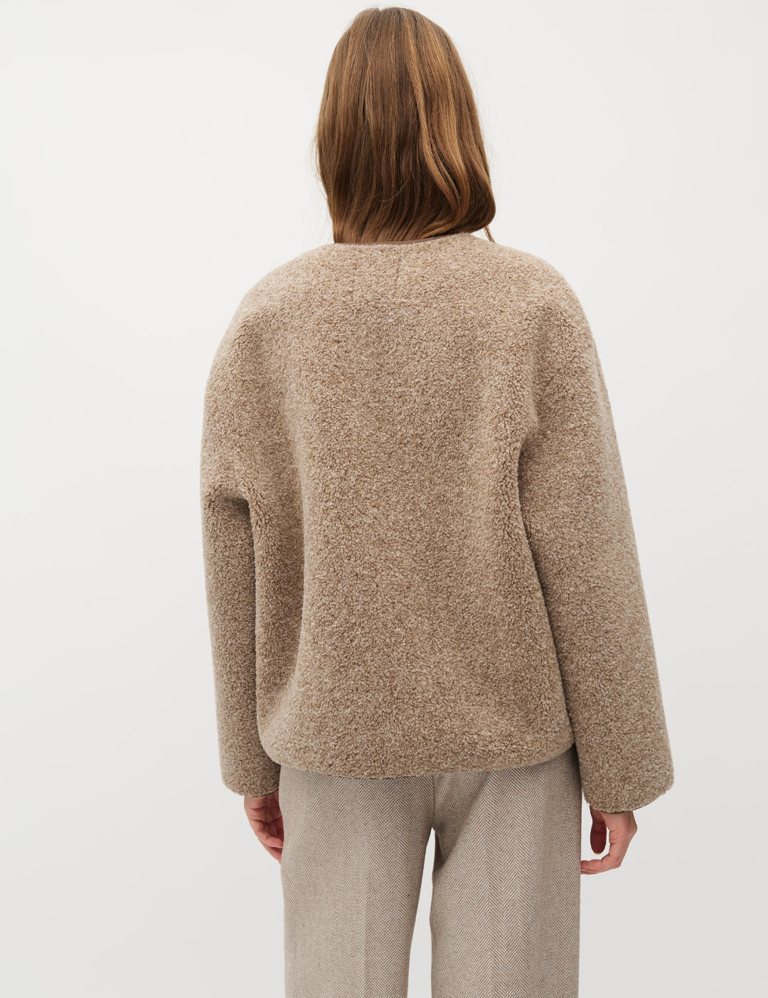 Keisa-M_Grey Coffee Melange_Model_4