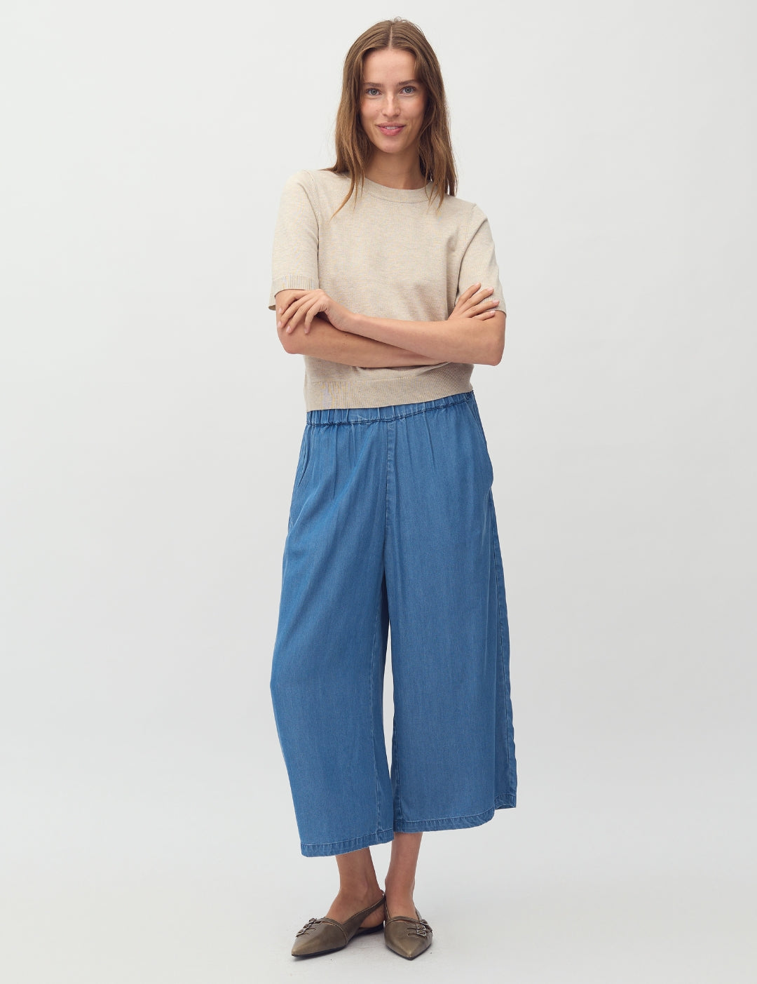 Anjelica-M_Mid Vintage Wash_Model_0