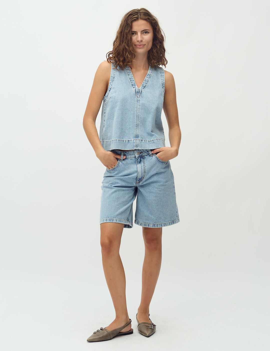 Louisana-M_Vintage Light Blue_Model_1