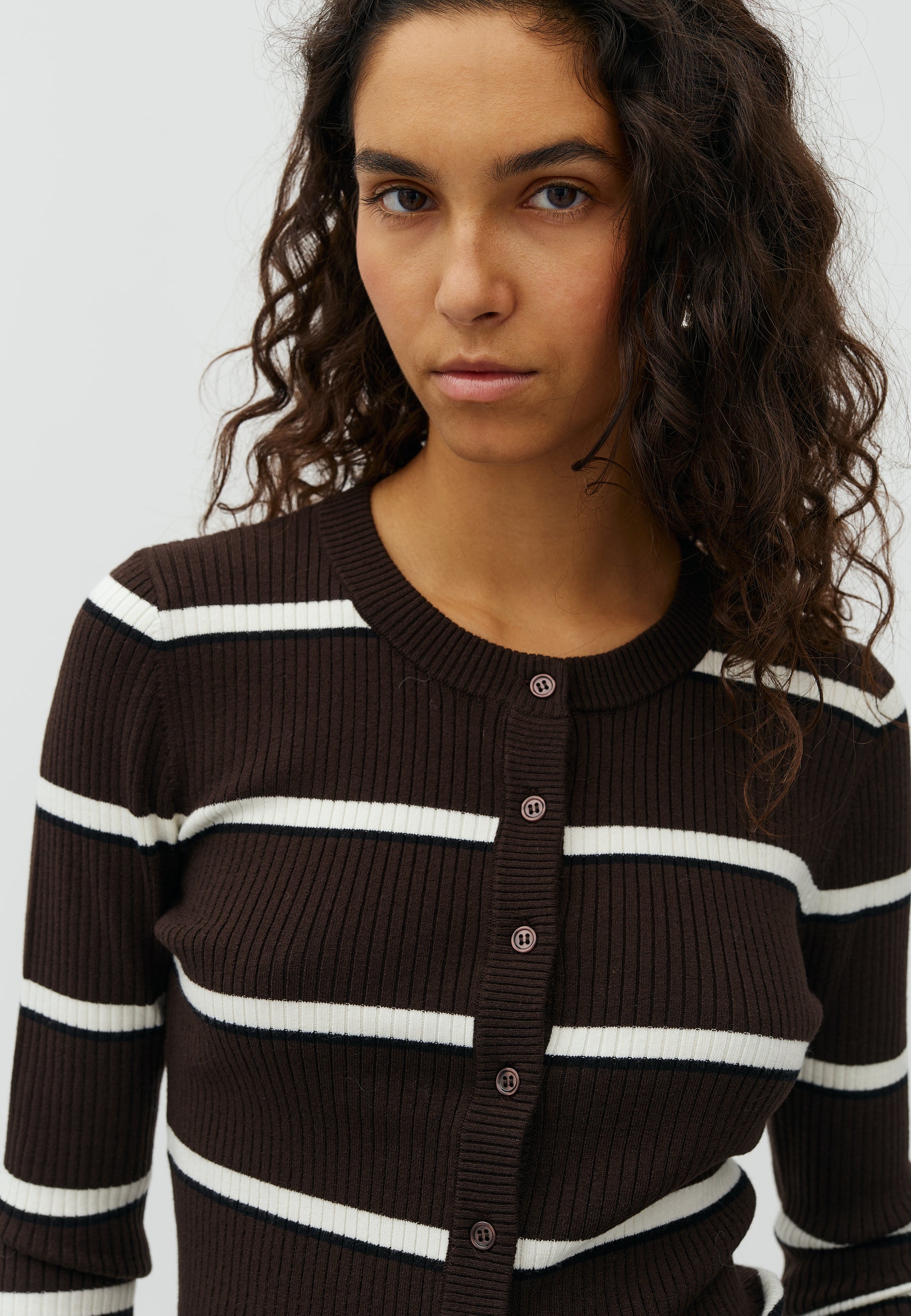 Liliosa-M_Java Mix Stripe_Model_3