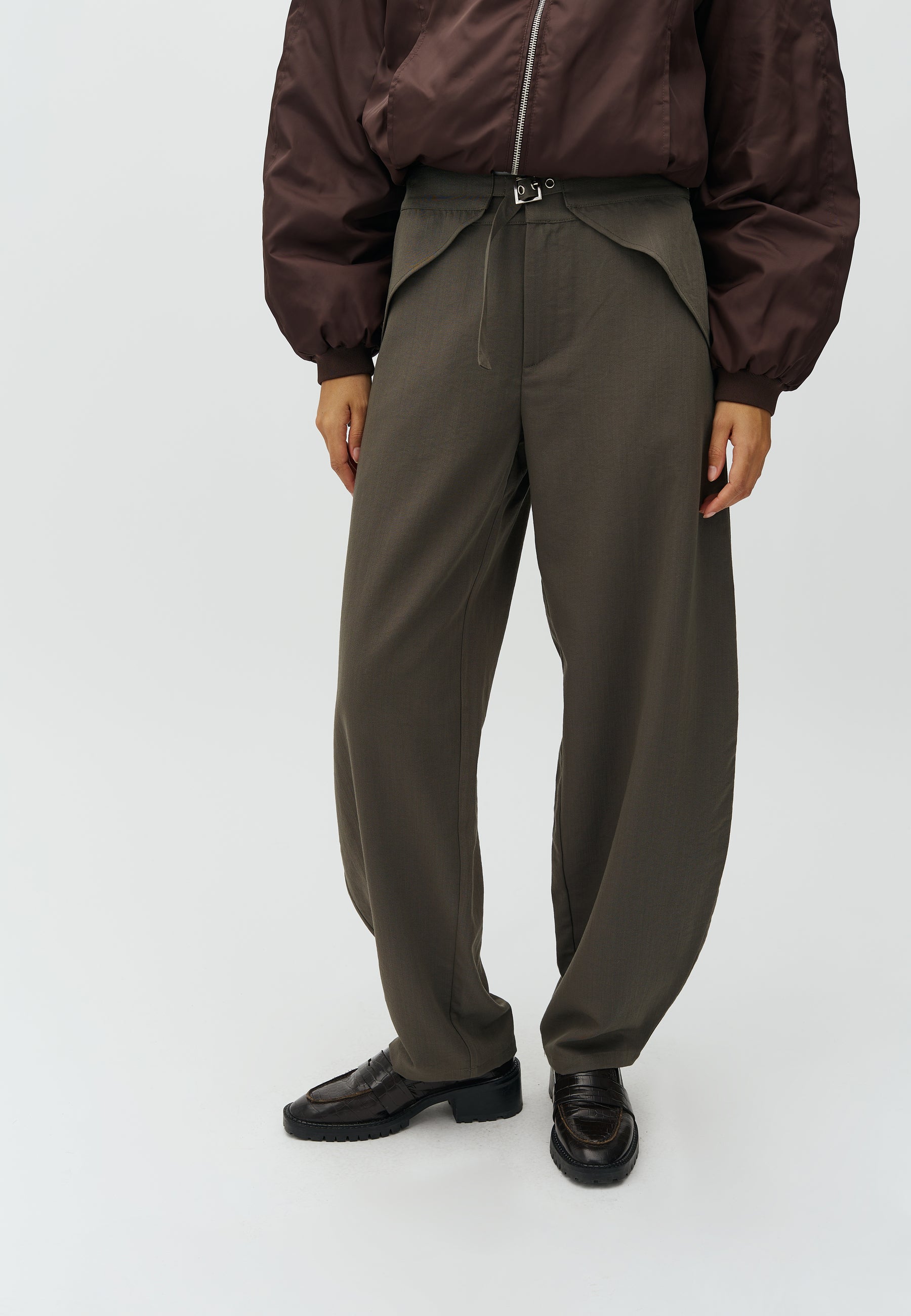 Pija tie-M_Grey Green_Model_0