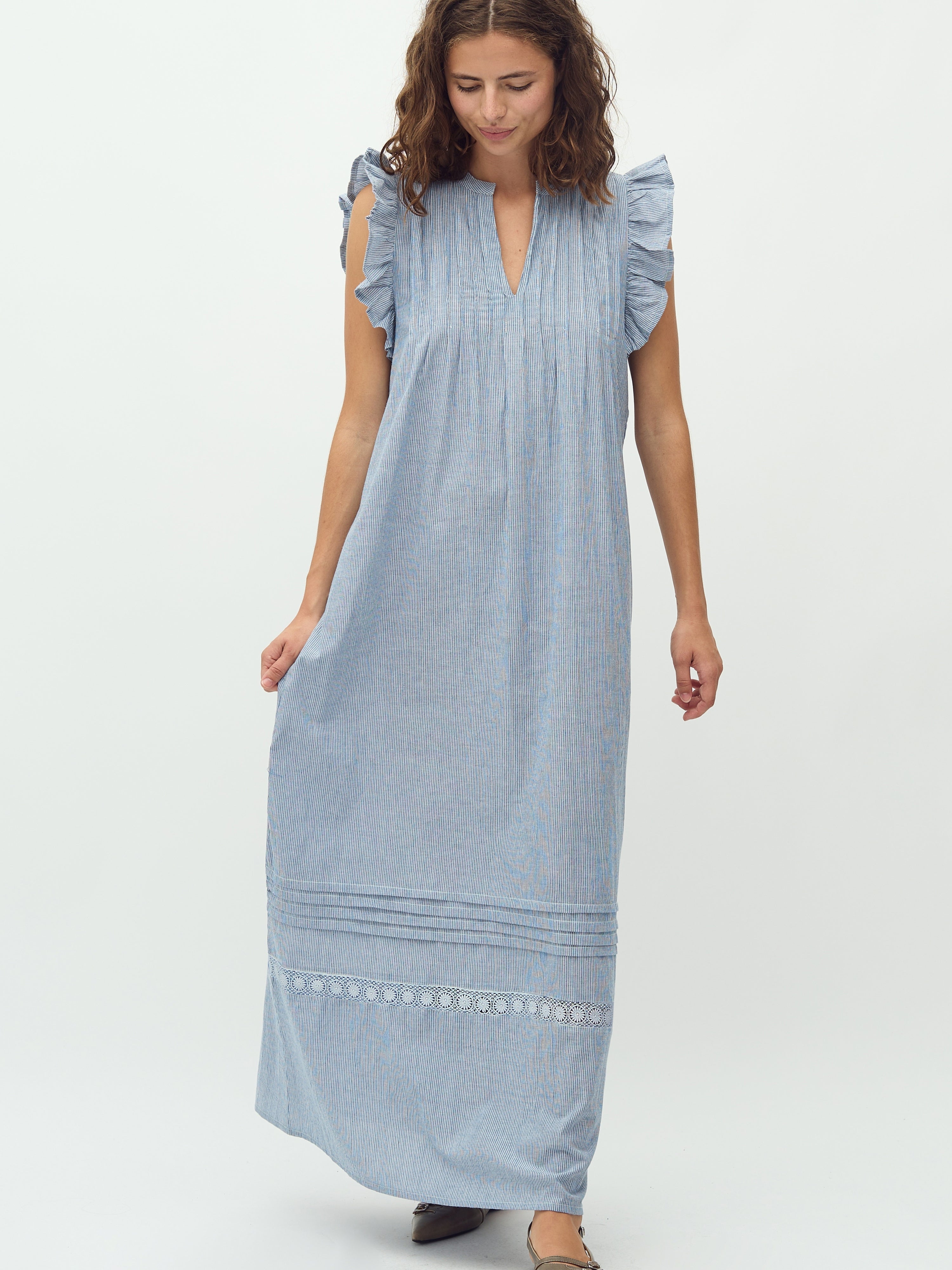 Gemala X-Long-M_Blue White Stripe_Model_0