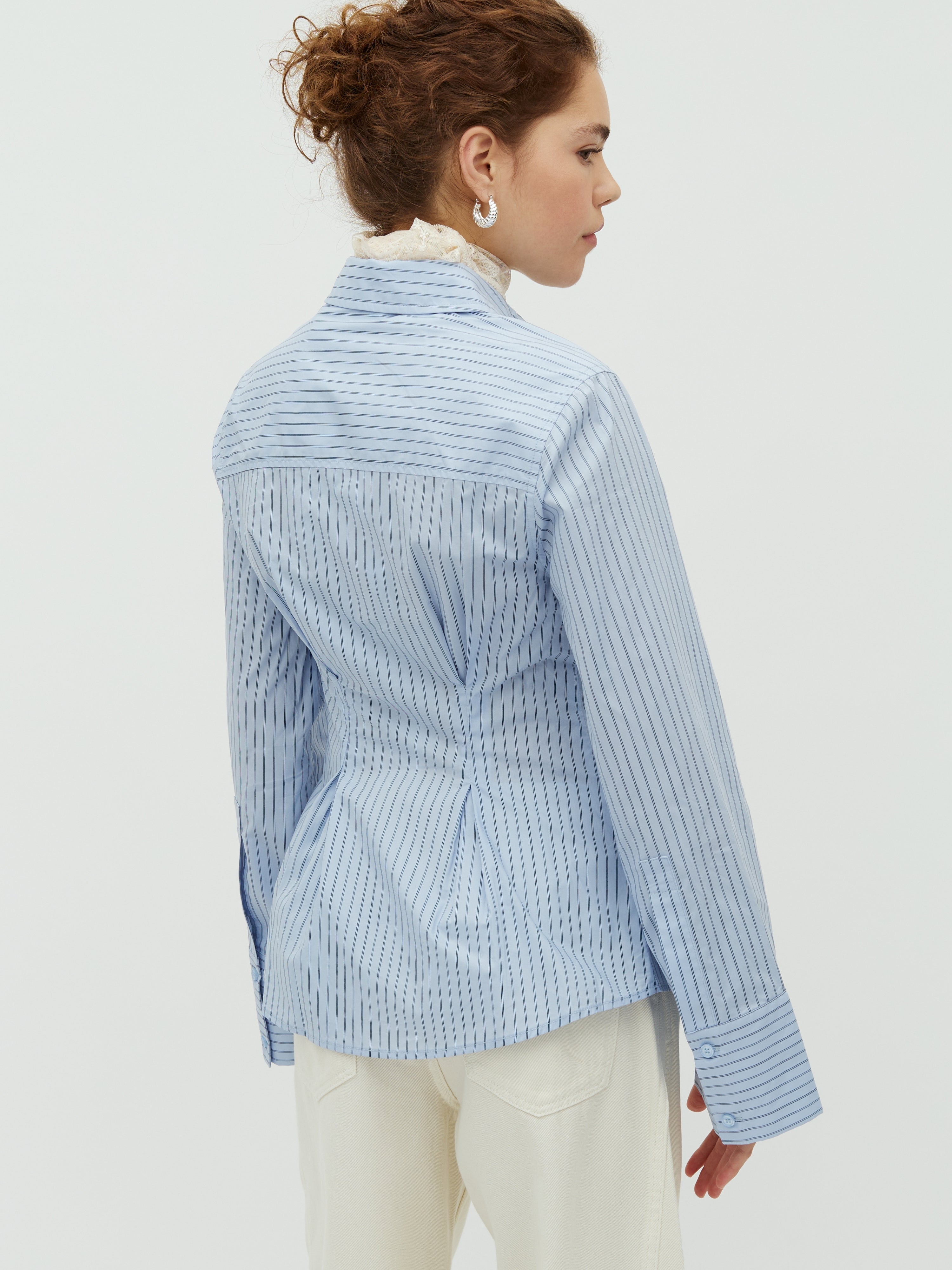 Kaloni-M_Blue Navy Stripe_Model_2