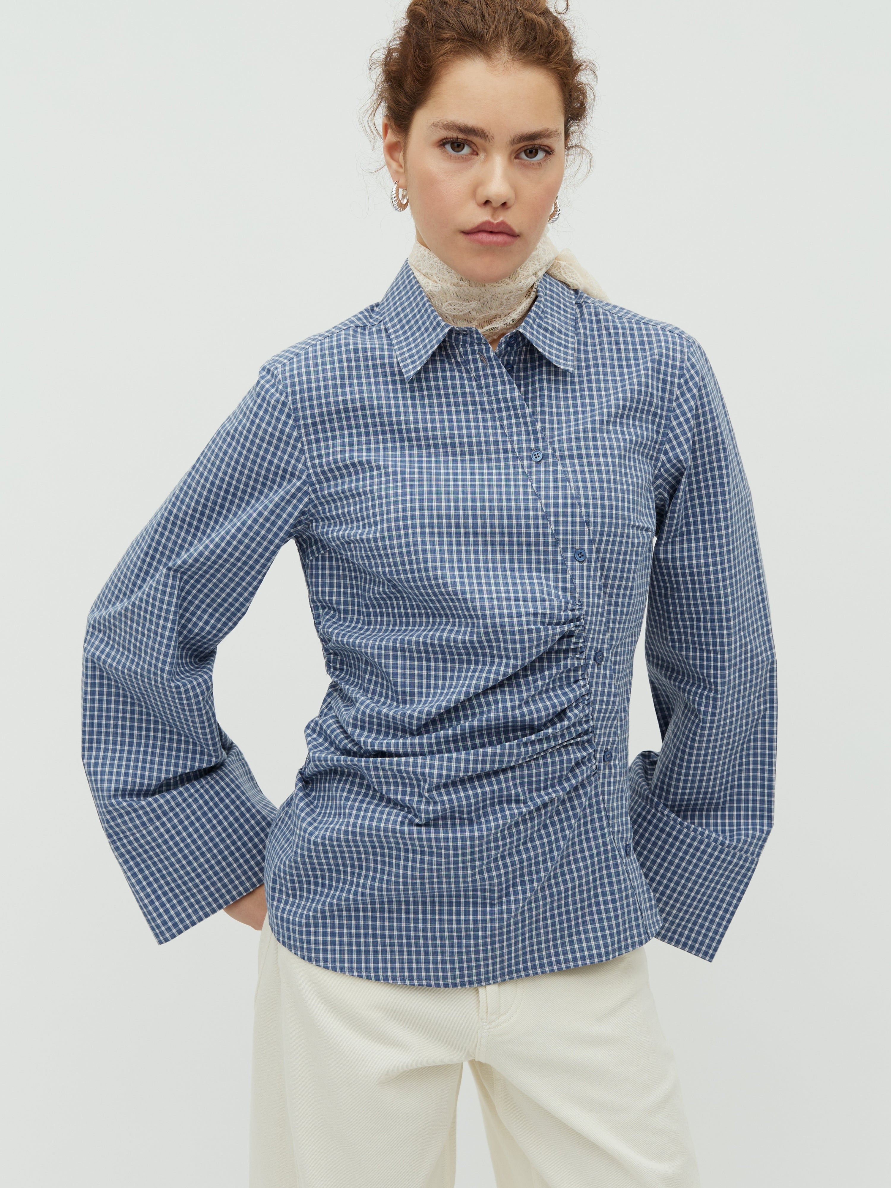 Loutro-M_Navy Blue Check_Model_0