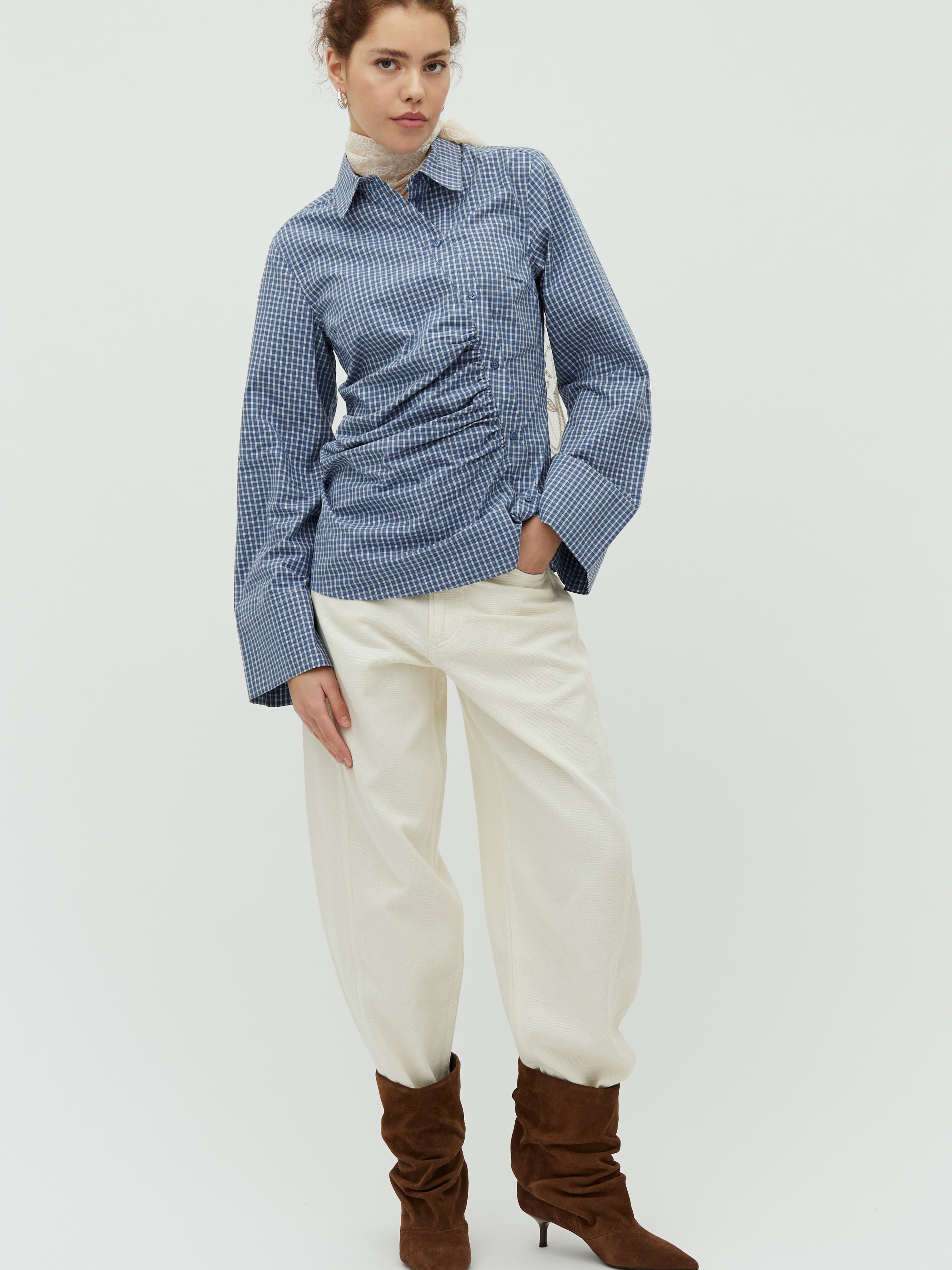 Loutro-M_Navy Blue Check_Model_3