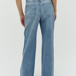 Amarillo-M_Light Blue Brushing_Model_2