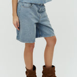 Talina-M_Light Blue Brushing_Model_1