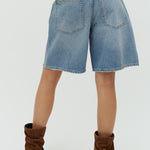 Talina-M_Light Blue Brushing_Model_2