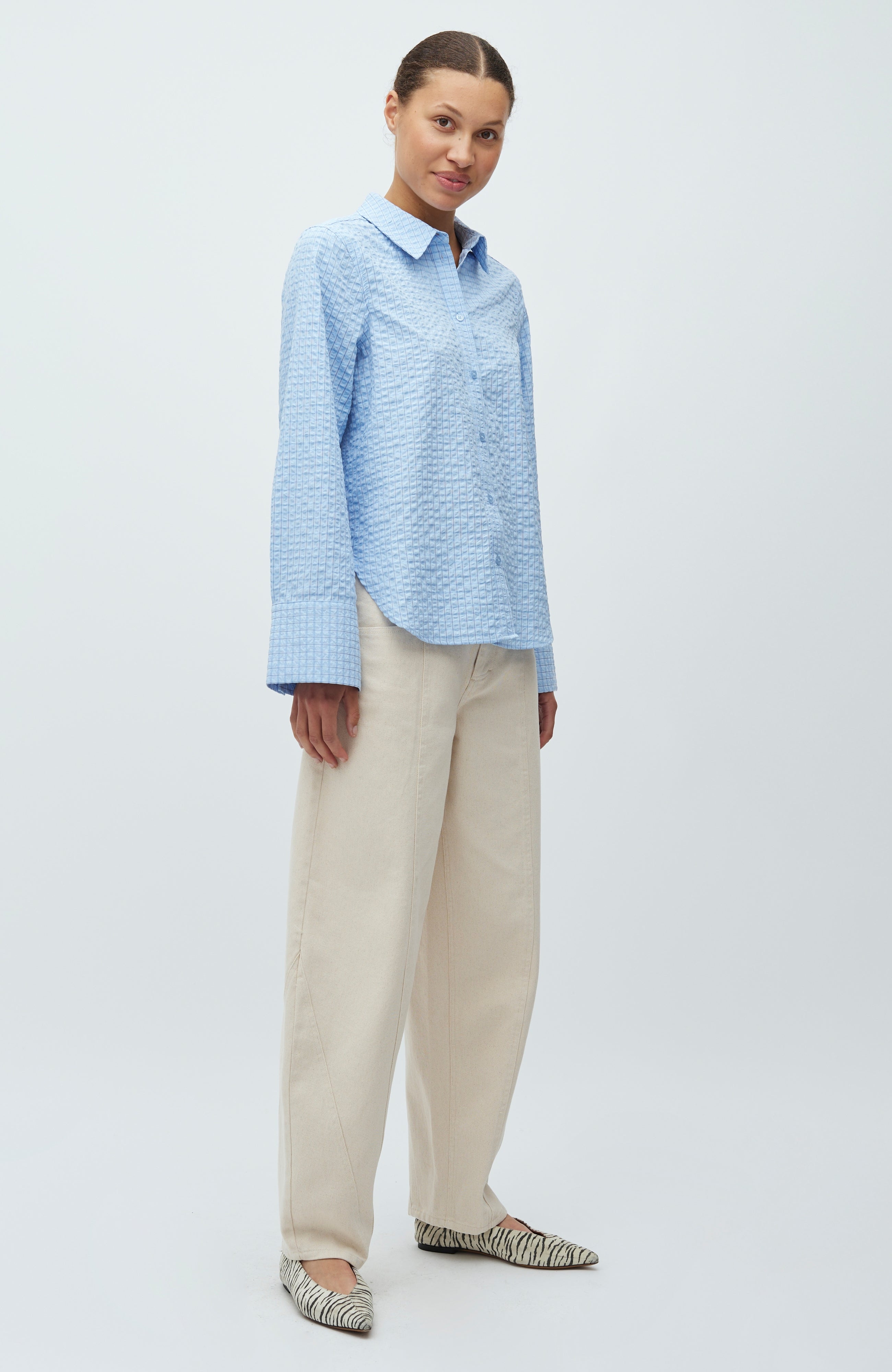 Phoebe-M_Light Blue Kiwa Check_Model_3