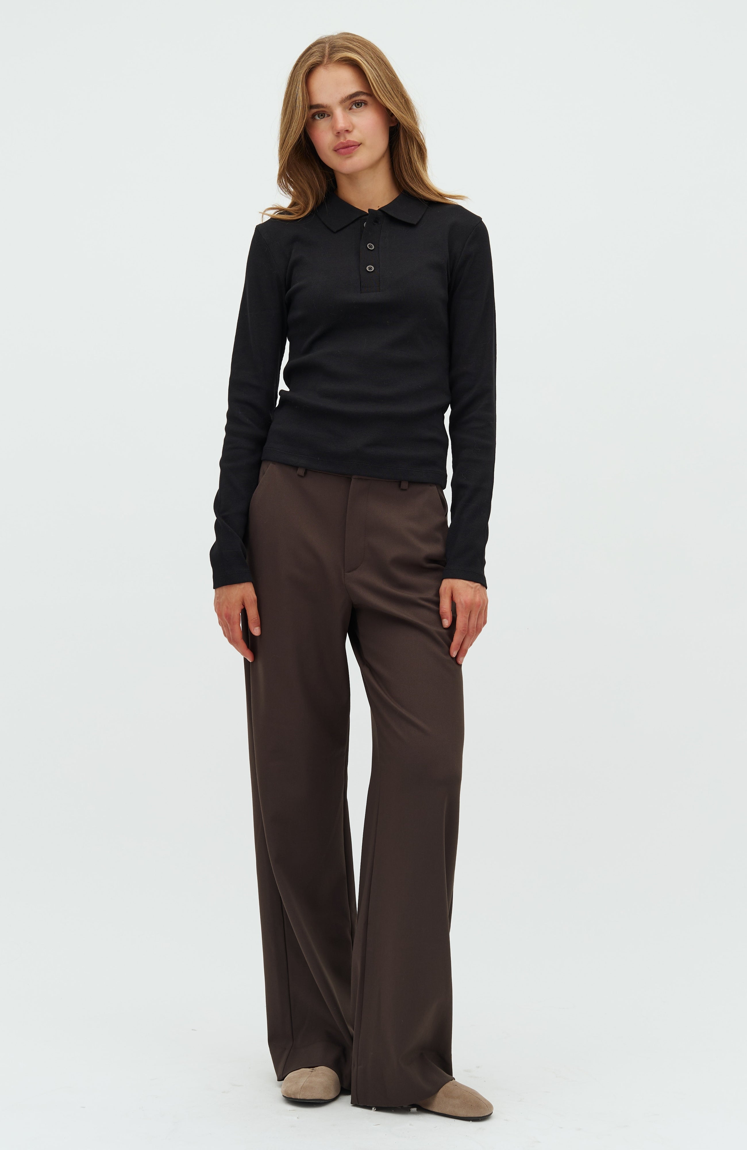 Lucy-M_Coffee Brown_Model_0