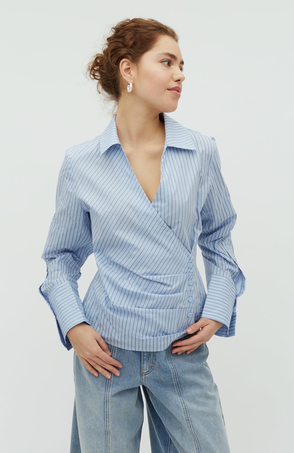 Gerri-M_Blue Navy Stripe_Model_0