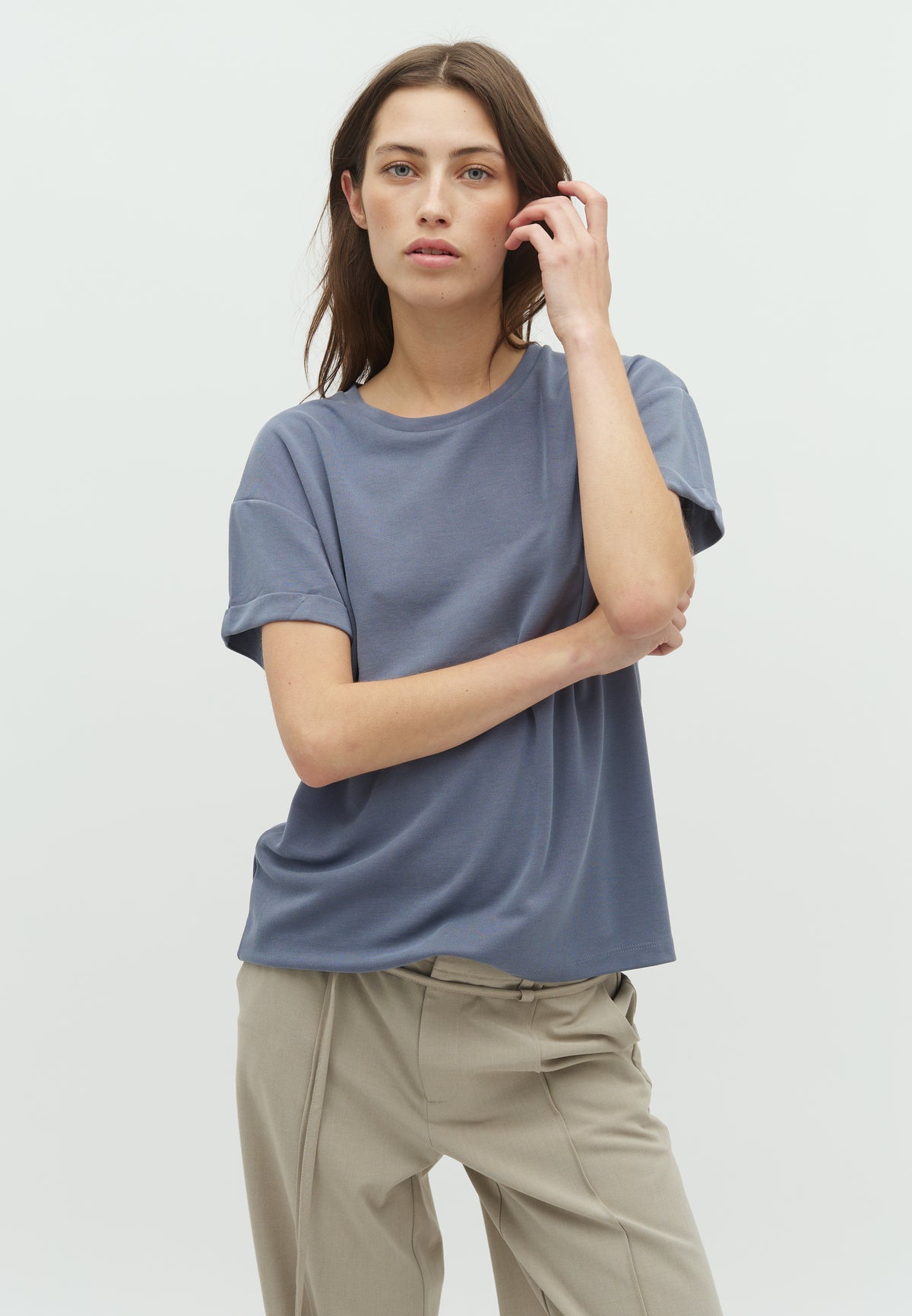 Amana-M_Vintage Indigo_Model_0