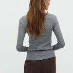 Christina-M_Medium Grey Melange_Model_2