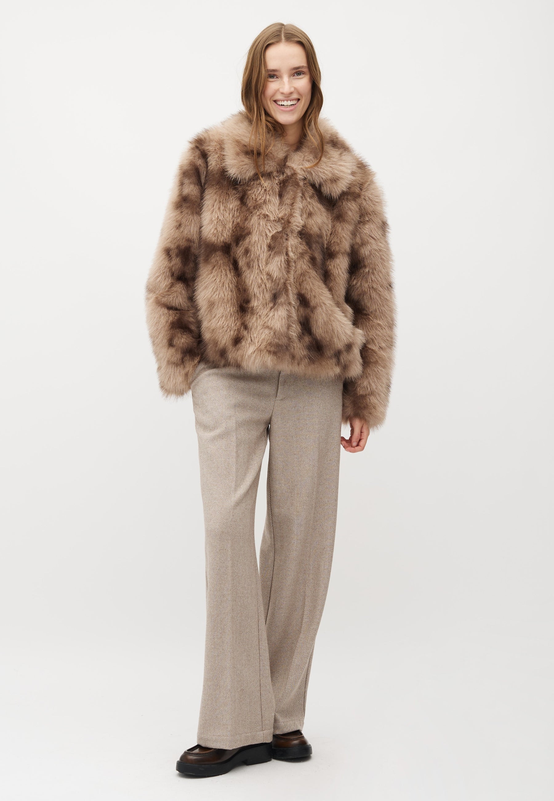 Corvia-M_Brown Shadow_Model_0