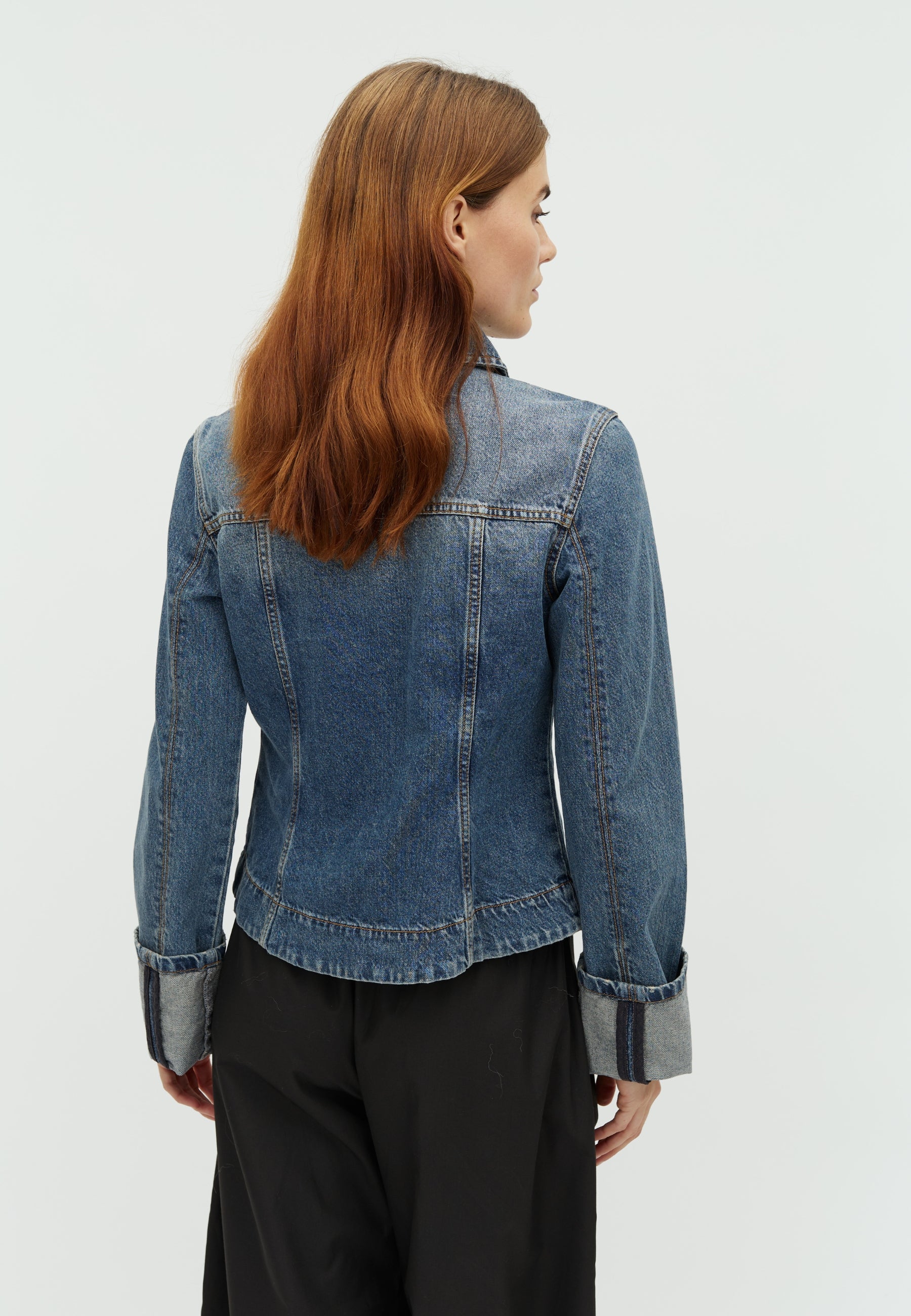 Ami-M_Washed Blue Jay_Model_2