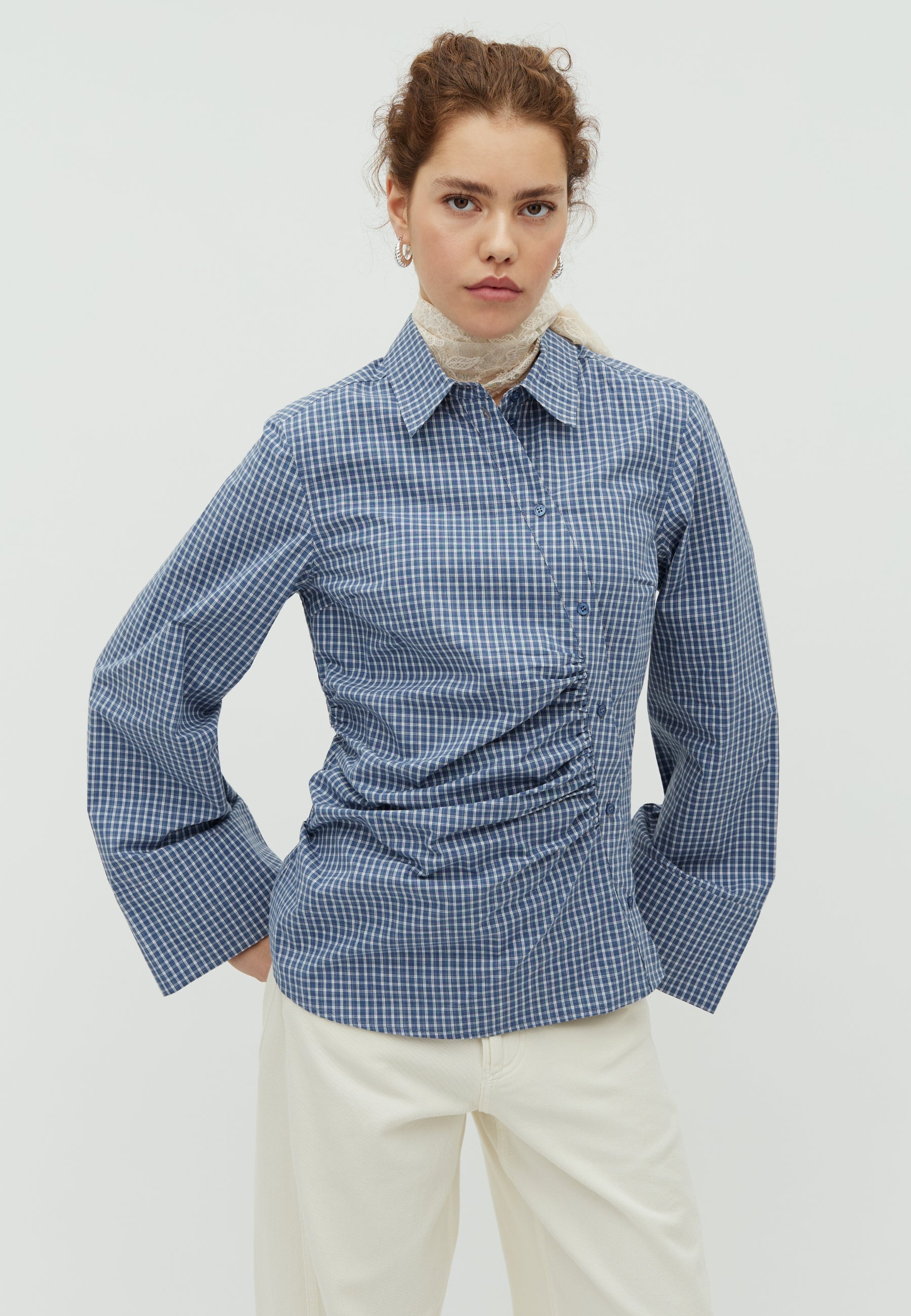 Loutro-M_Navy Blue Check_Model_0