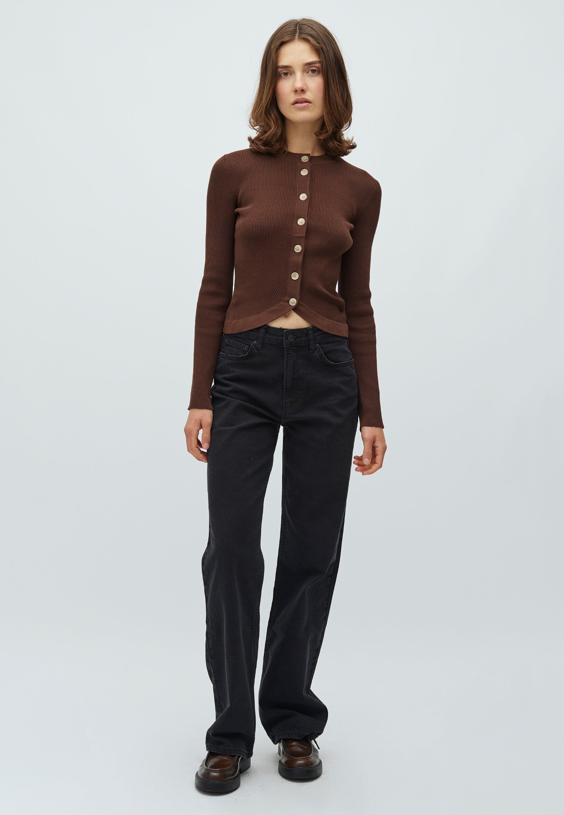 Arietty-M_Chocolate Brown_Model_3