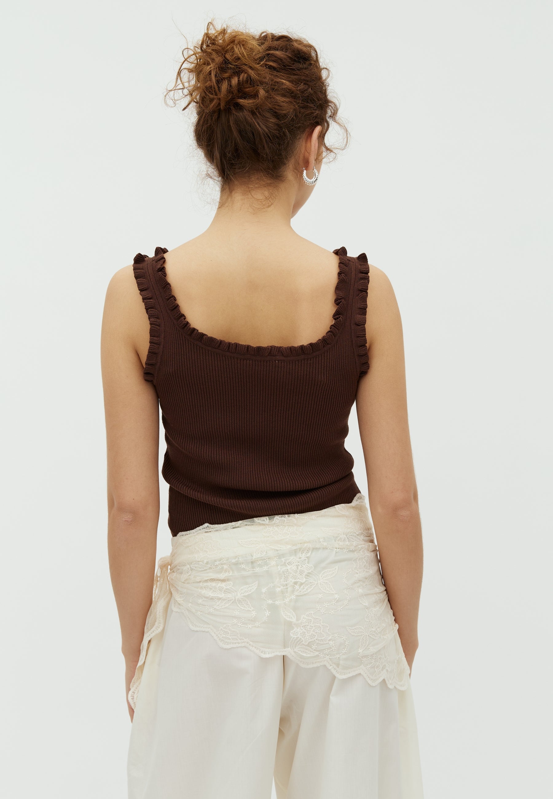 Elinne-M_Chocolate Brown_Model_2