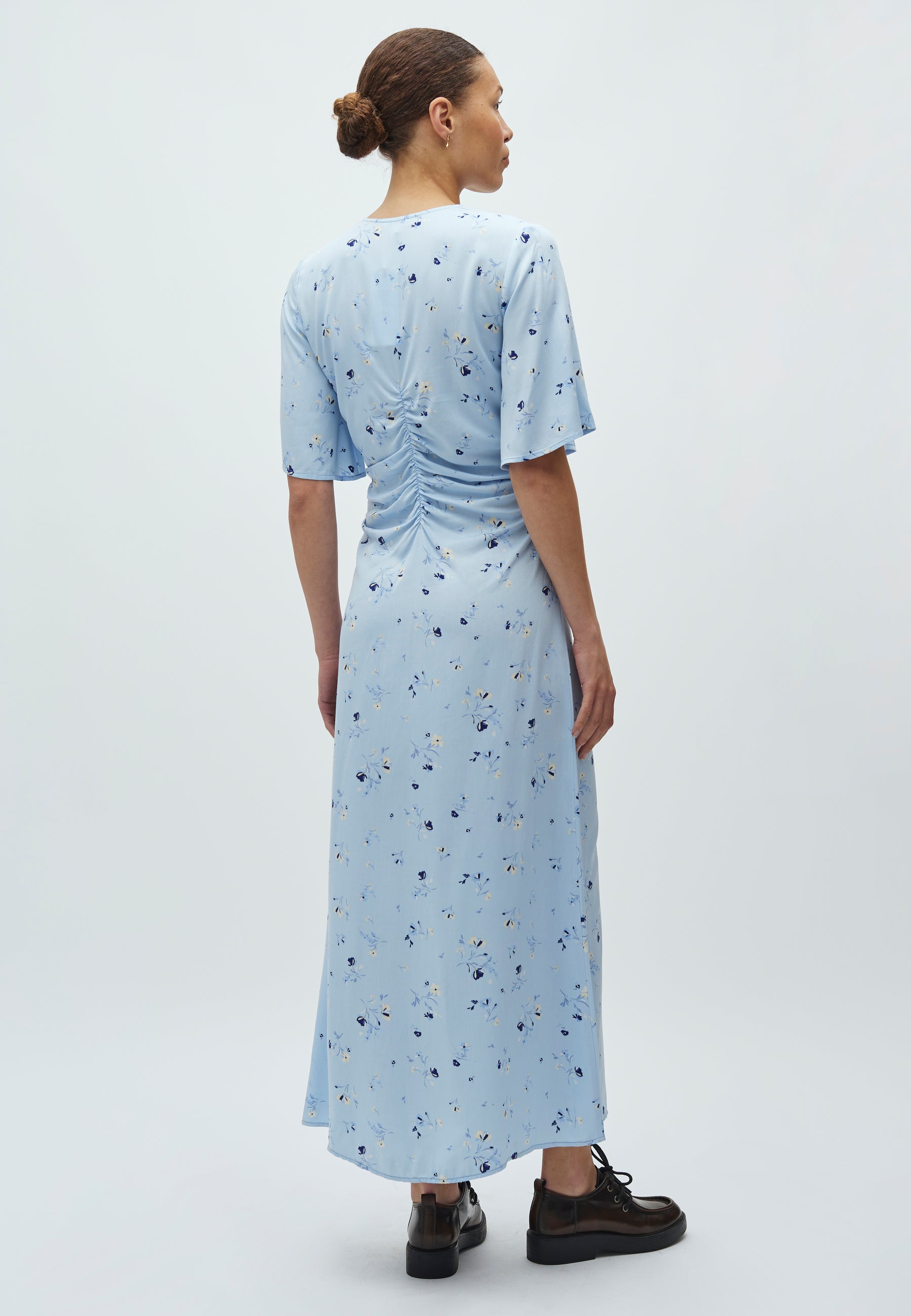 Ineya-M_Lupir Print Blue_Model_1