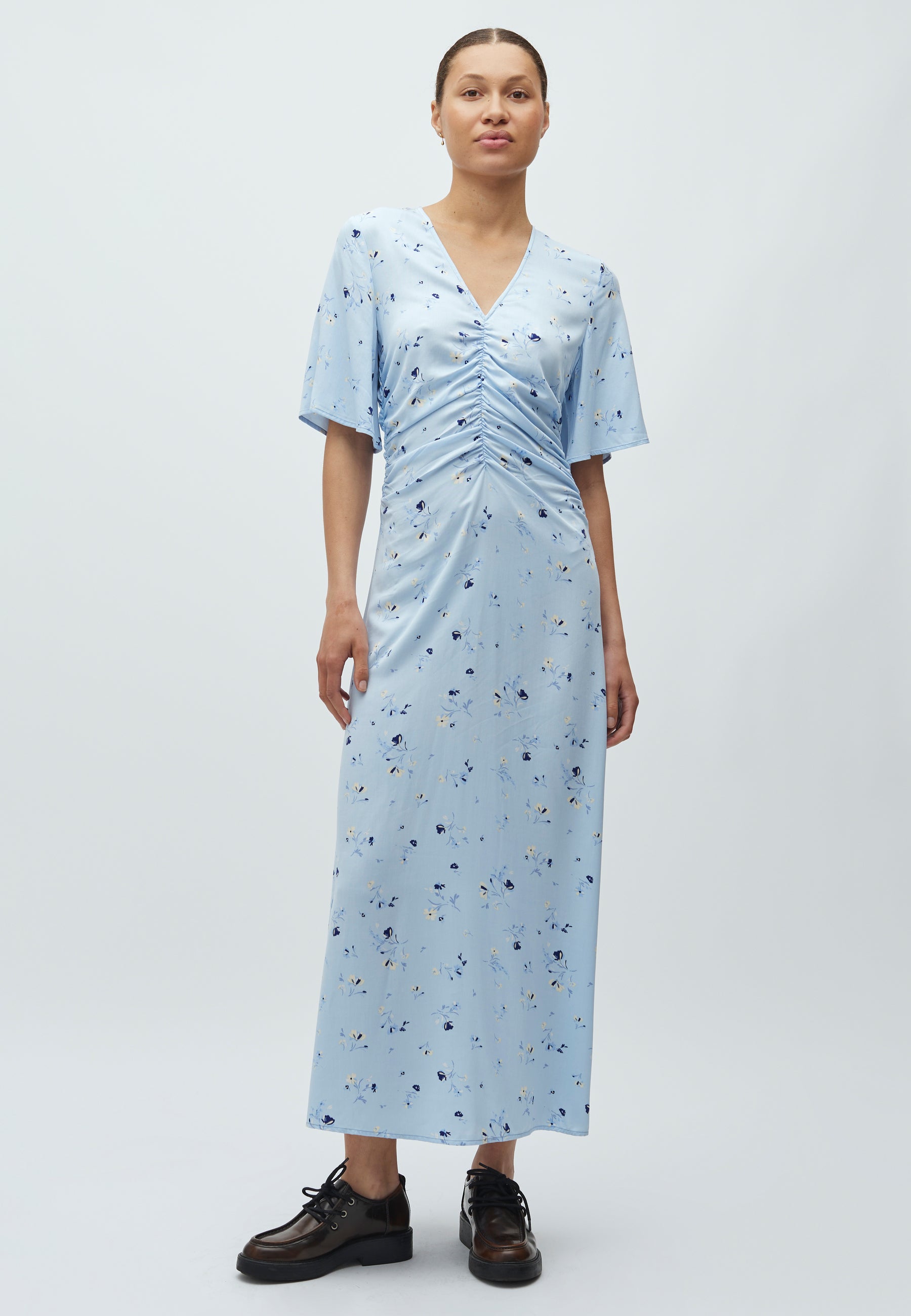 Ineya-M_Lupir Print Blue_Model_0