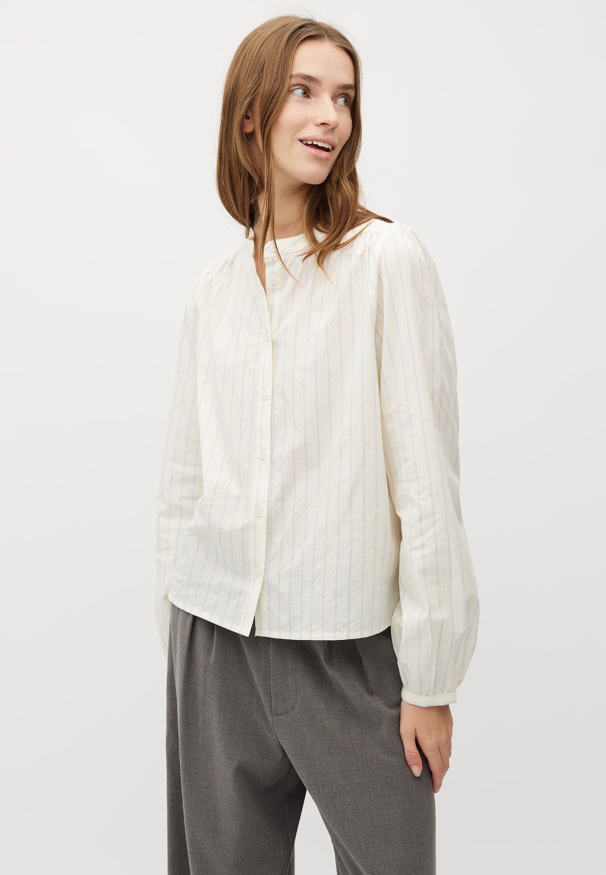 Mathily-M_Maliva Placid Blue Stripe_Model_0