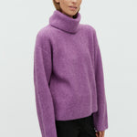 Kemina-M_Gentle Violet stripe_Model_0