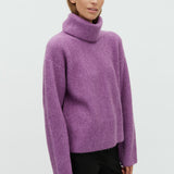 Kemina-M_Gentle Violet stripe_Model_0