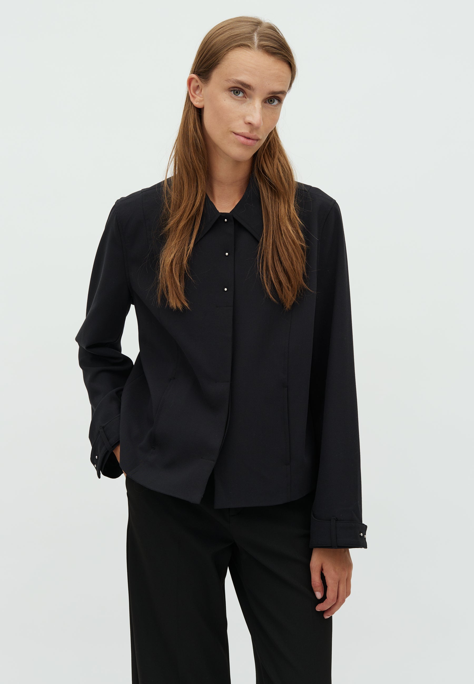 Yimo-M_Black_Model_0