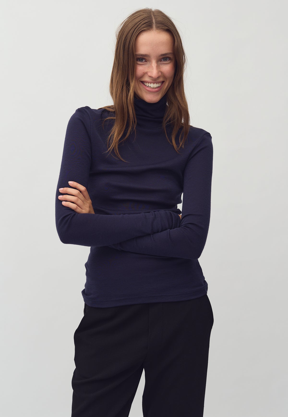 Ina_Navy Blue_Model_0