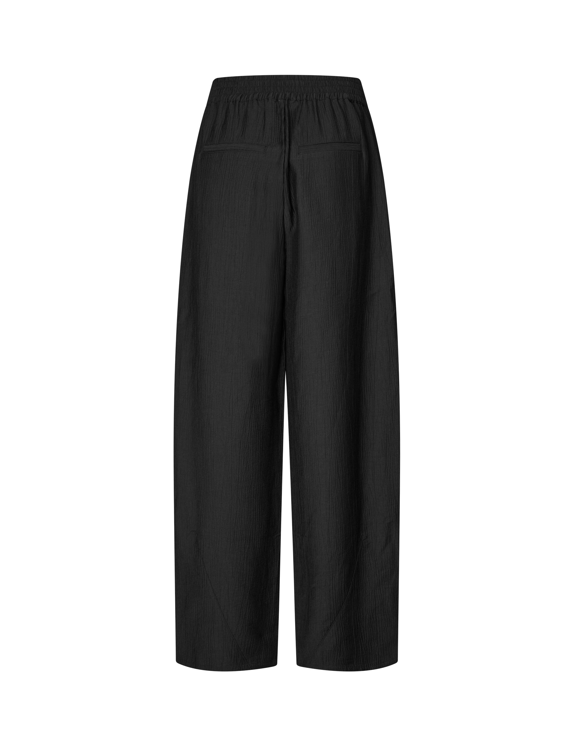 Emryn-M_Black_Packshot_1