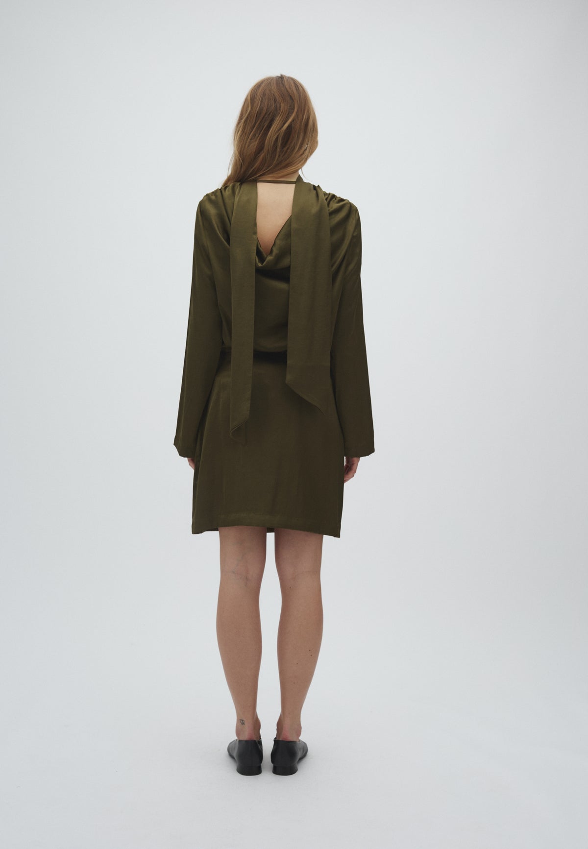 Dagny-M_Smoked Olive_Model_5