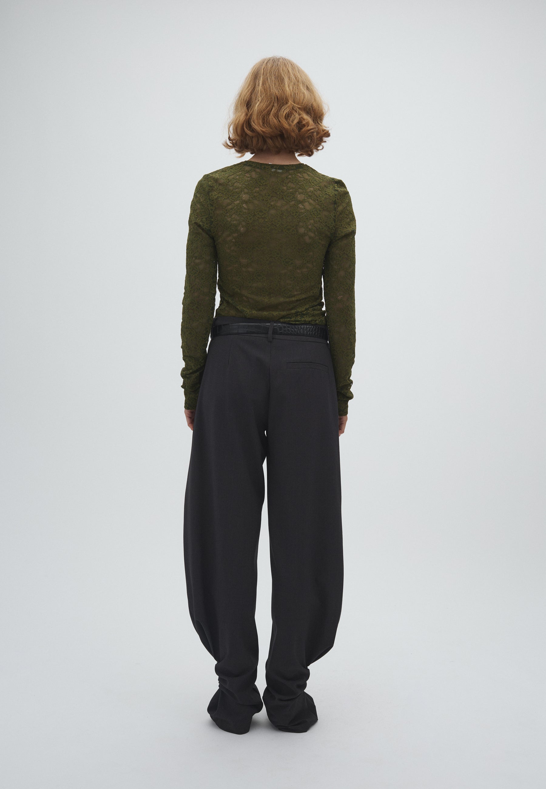 Raine-M_Smoked Olive_Model_4