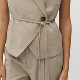 Evelora-M_Light Sand_Model_1