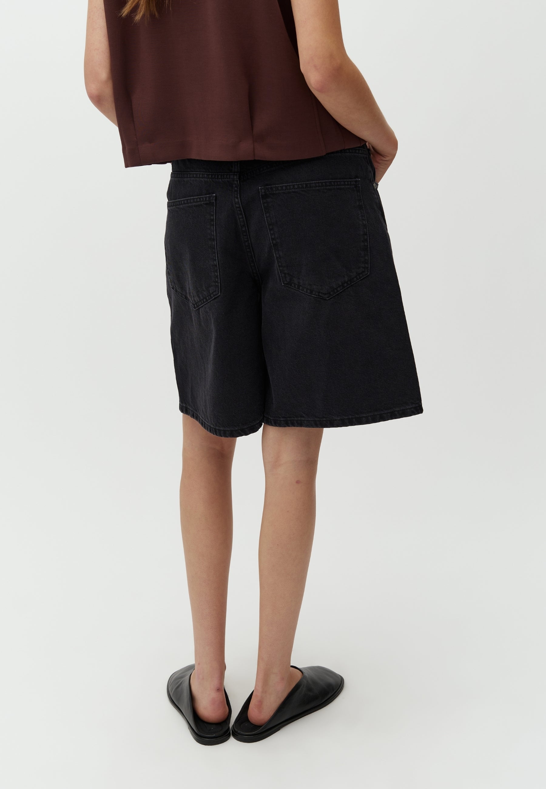 Talina-M_Rebel Black_Model_2