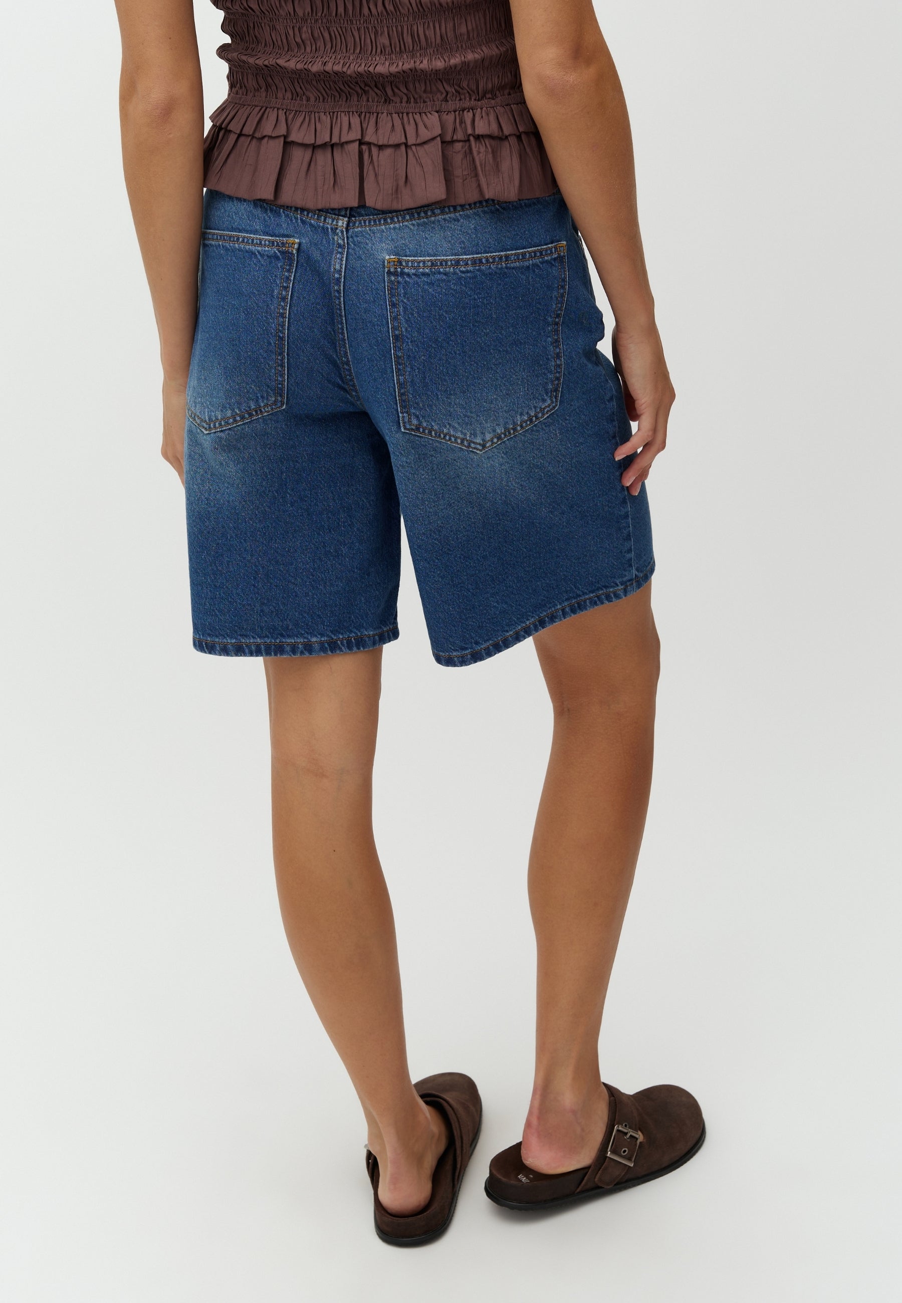 Talina-M_Vintage Blue Wash_Model_2