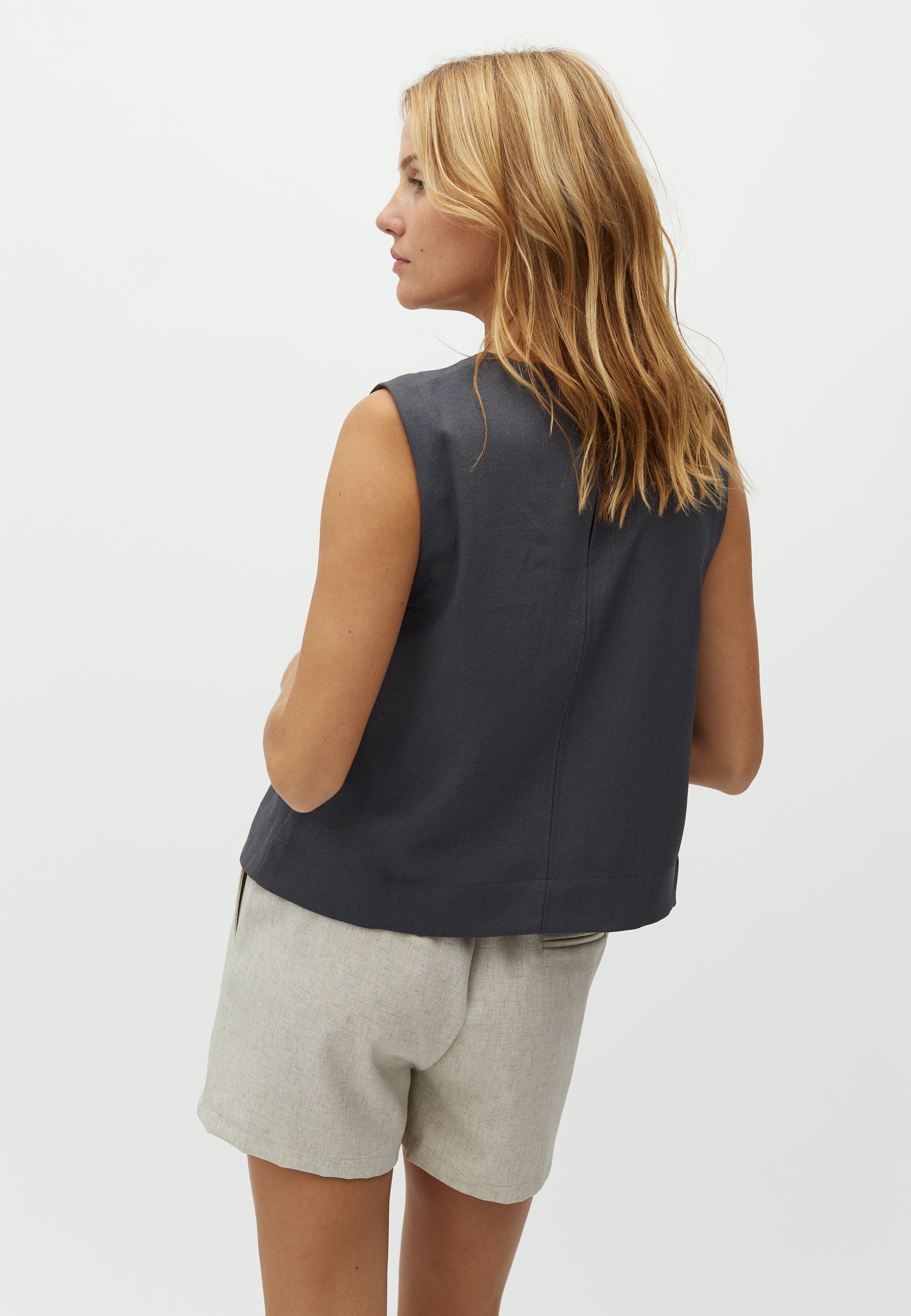 Tytus-M_Bering Blue_Model_1