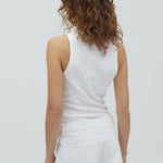 Jaxson U-M_White_Model_2