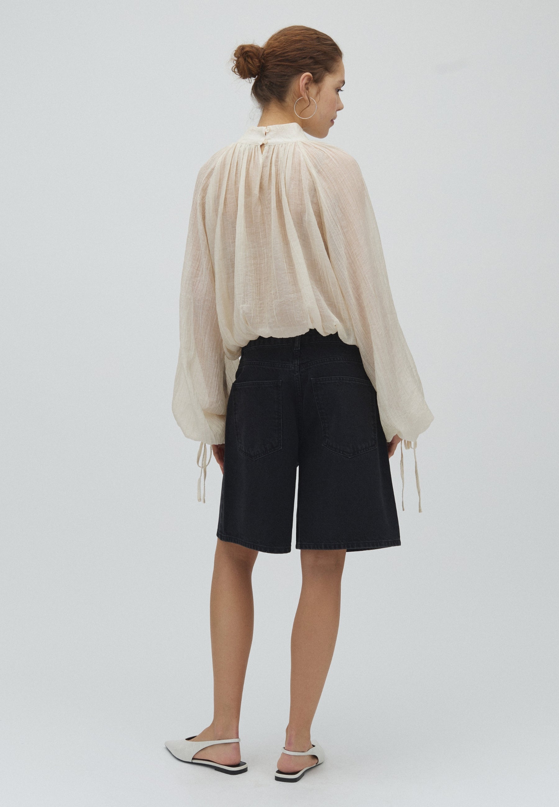 Talina-M_Rebel Black_Model_2