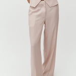 Dagnise-M_Rose Red Light Melange_Model_1