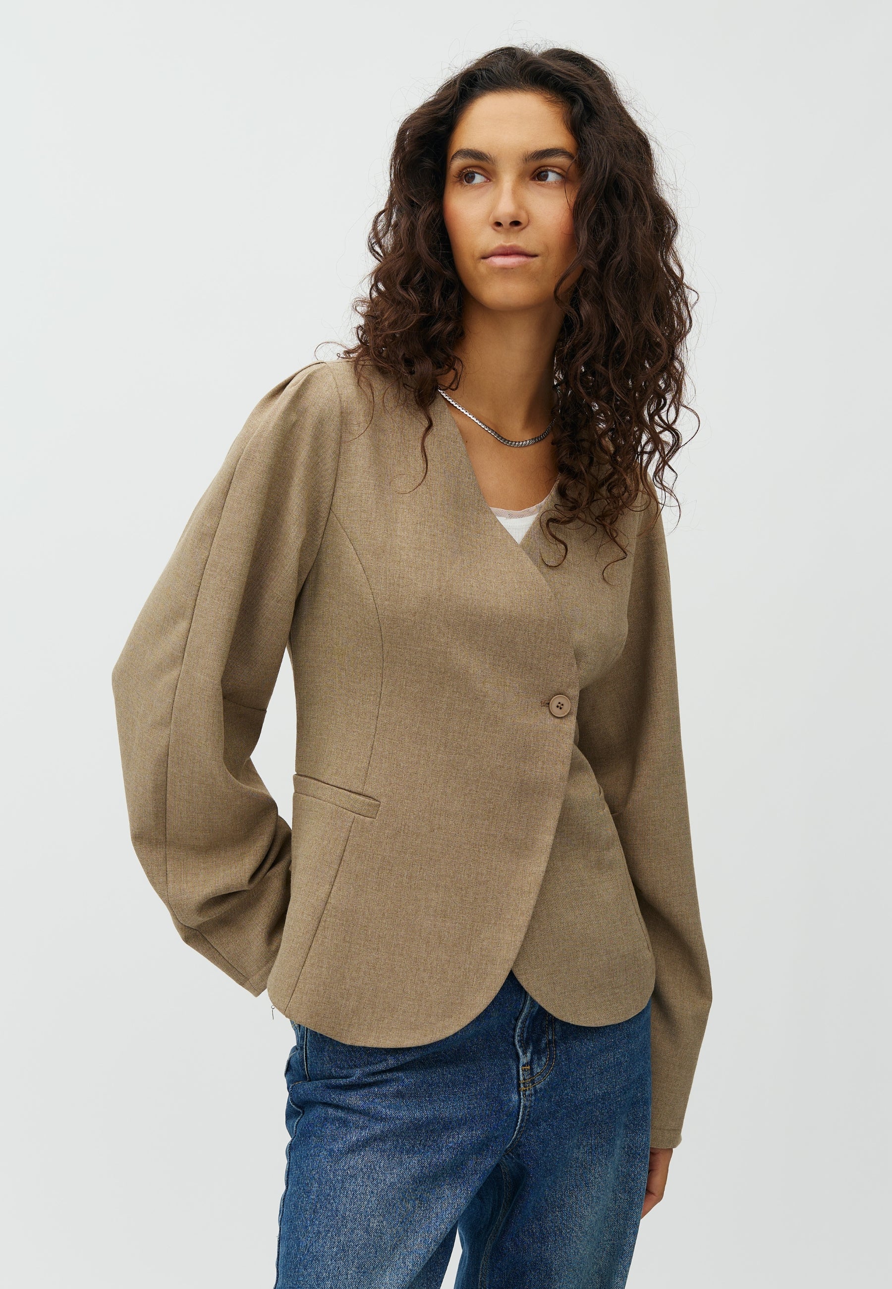 Diane-M_Falcon Melange_Model_0
