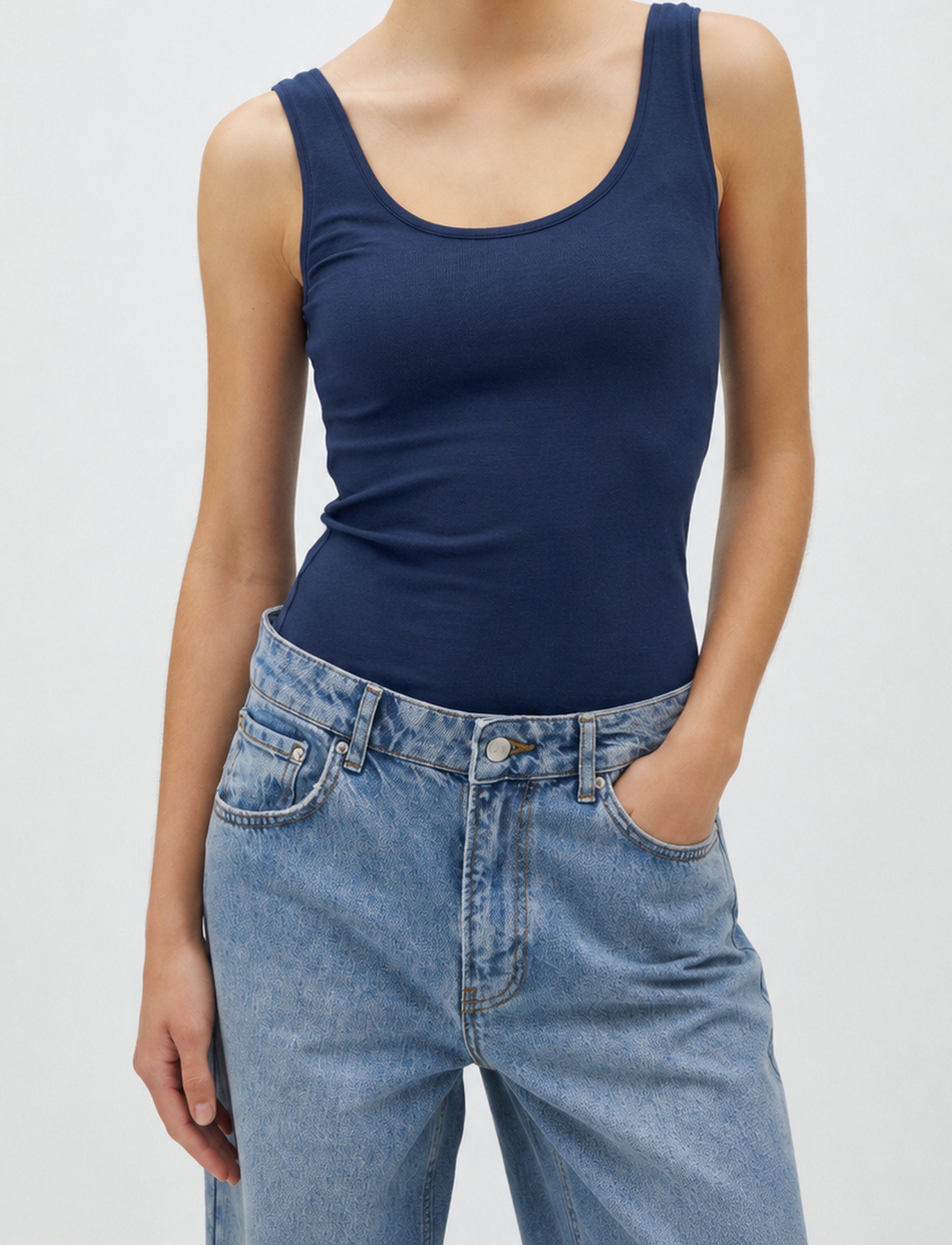 Sina_Navy Blue_Model_0