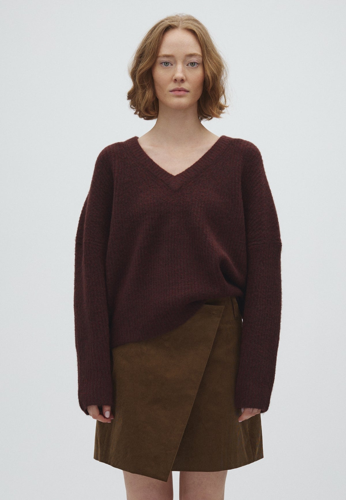 Gillian V-M_Deep Maroon Mix_Model_0