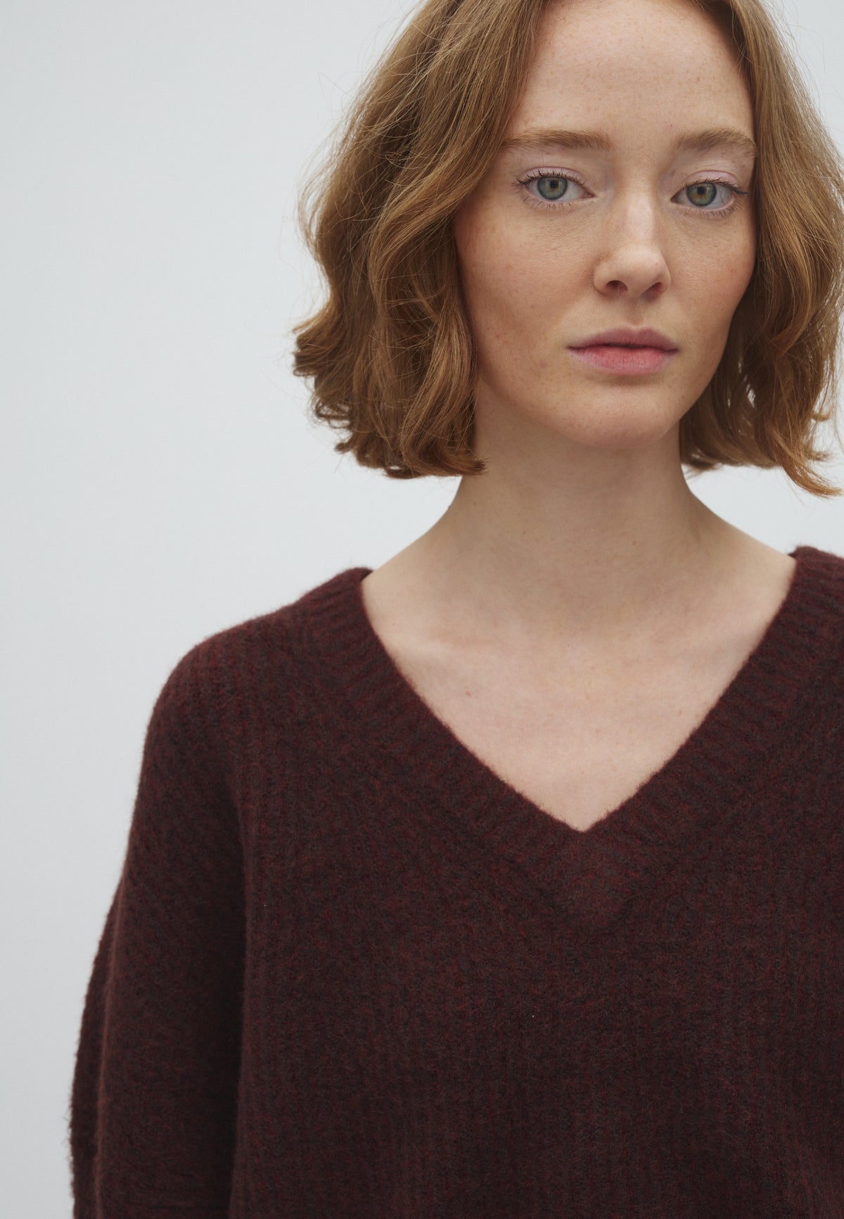 Gillian V-M_Deep Maroon Mix_Model_1