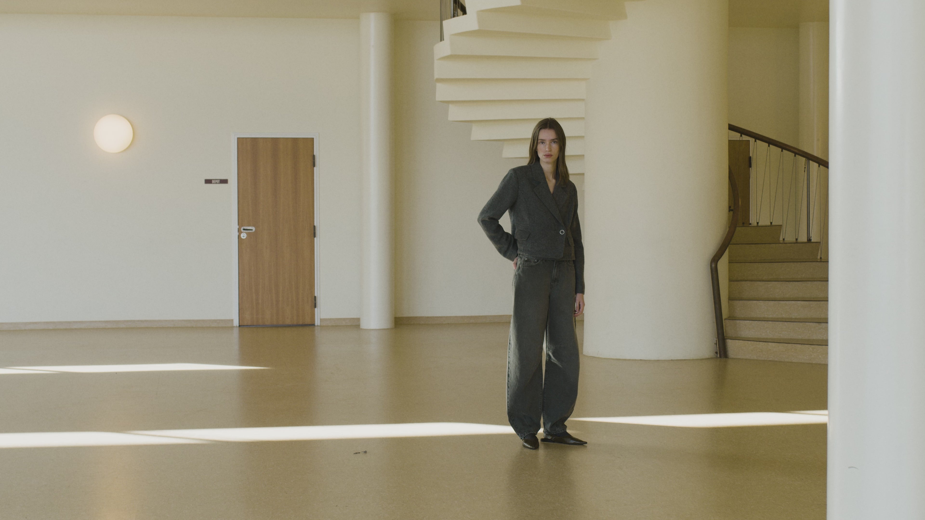 Iva-M_Black Twill_Video_2