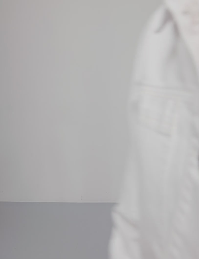 Alira-M_White_Video_0