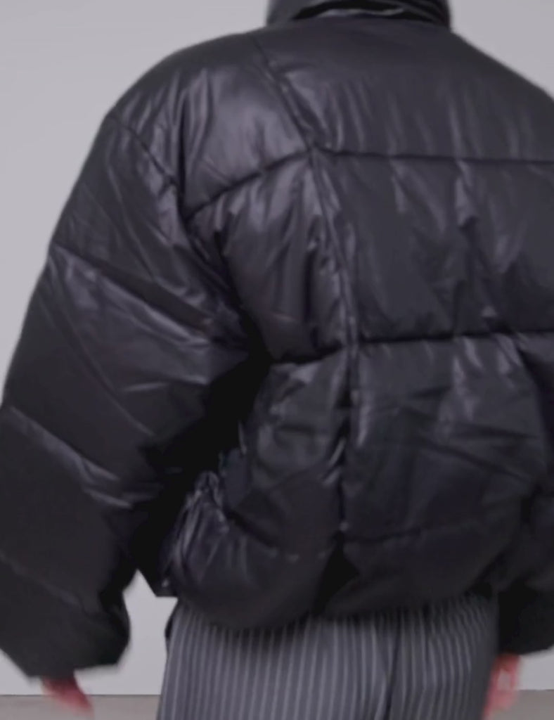 Seraphina-M_Black_Video_0